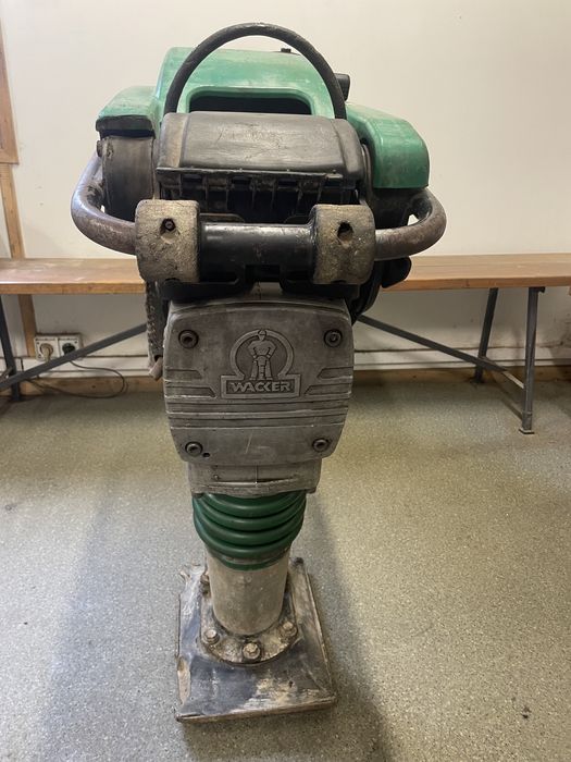 Stopa  winracyjna ubijak Wacker BS 50-2  skoczek