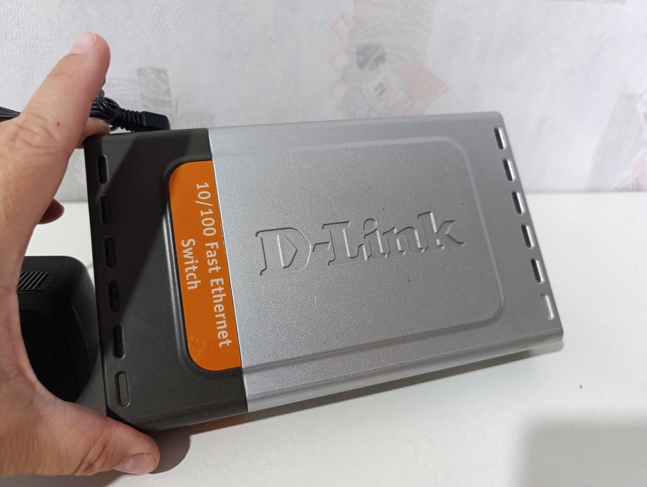 Коммутатор локальной сети (Switch) D-Link DES-1008D 8-портовый