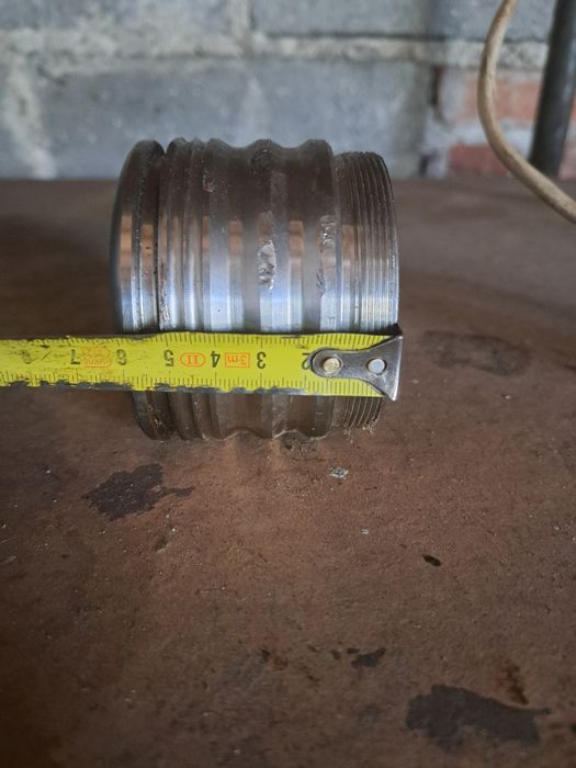 Bryczka ( ozdobna do piasty koła )