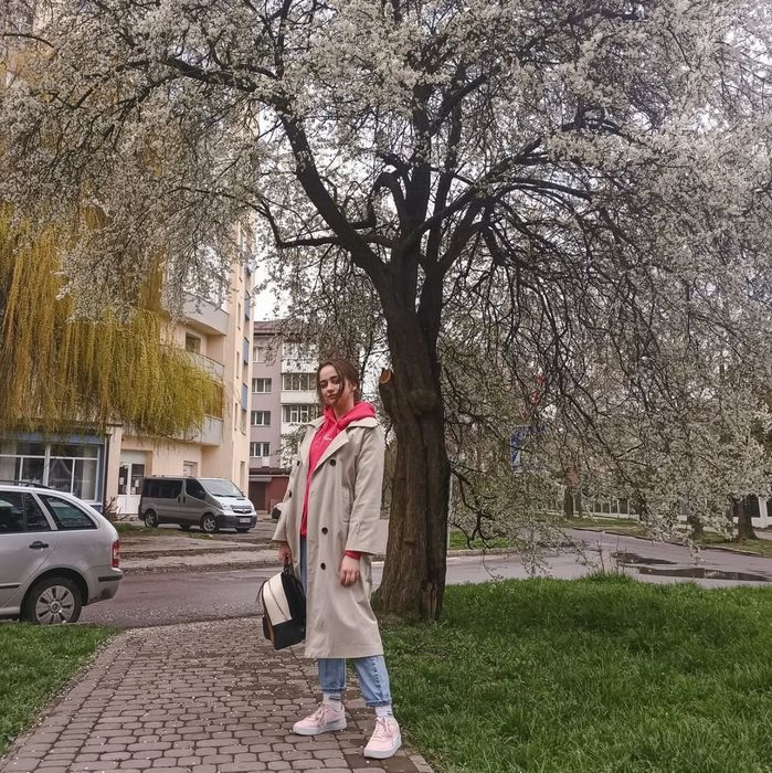 Тренч бежевий розмір M