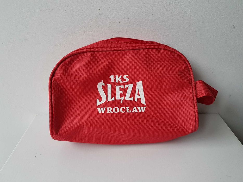 1 KS ŚLĘZA WROCŁAW nowa czerwona kosmetyczka etui