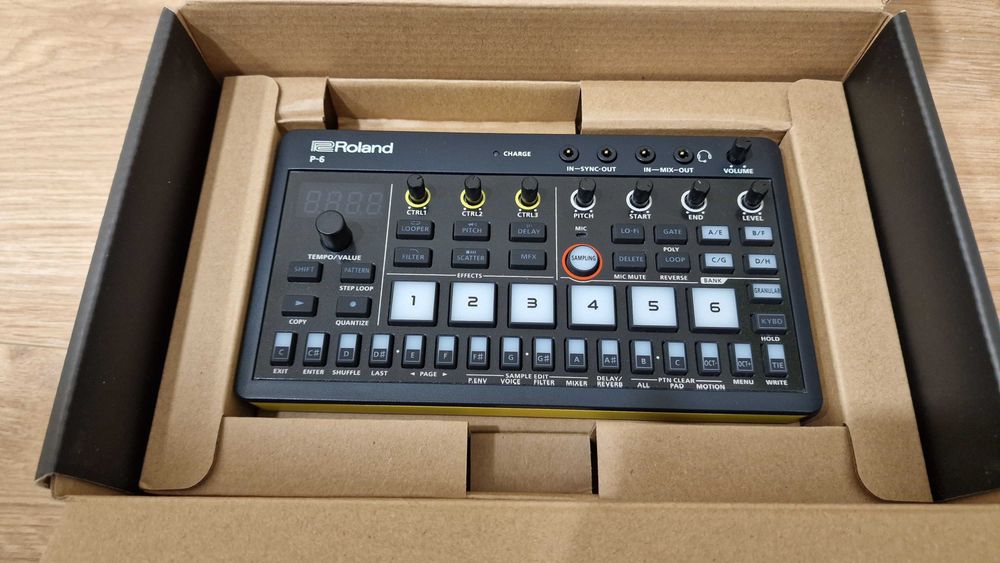 Roland P-6 sampler