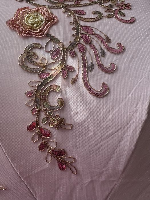 Luksusowy parasol różowy z haftem