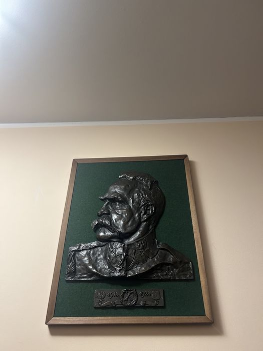 Józef Piłsudski/obraz/płaskorzezba w ramie.