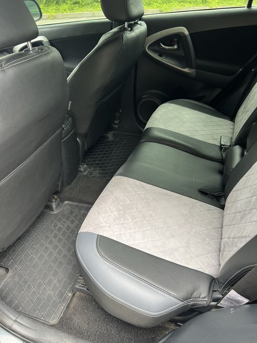 Продам Toyota RAV4 2007г автомат  2,0 газ/бензин