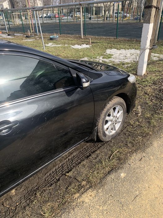 Авто надійне це королла автомат 1,6 рельн пробіг та рідна фарба! 9500