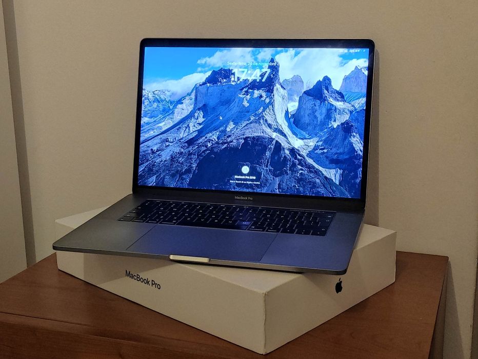 MacBook Pro 2019 I9 Touchbar