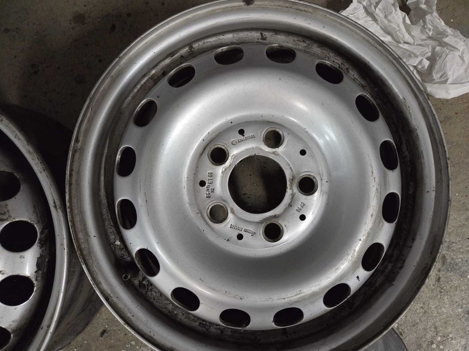 vendo 4 jantes Mercedes vito originais em ótimo estado com 5 tampoes