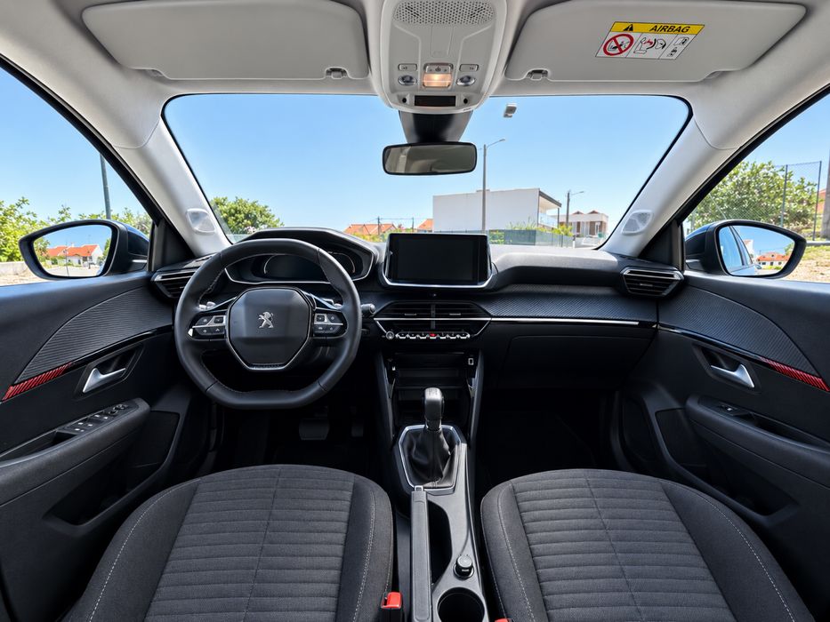Peugeot 208 1.2  Allure desde 170€ mês