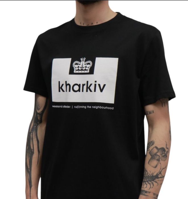Футболки Weekend Offender Logo унисекс с названием городов Kyiv Casual