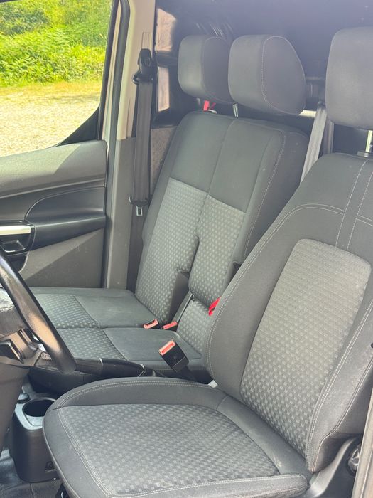 Ford Transit Connect | 2020 | 3 lugares | Ar condicionado