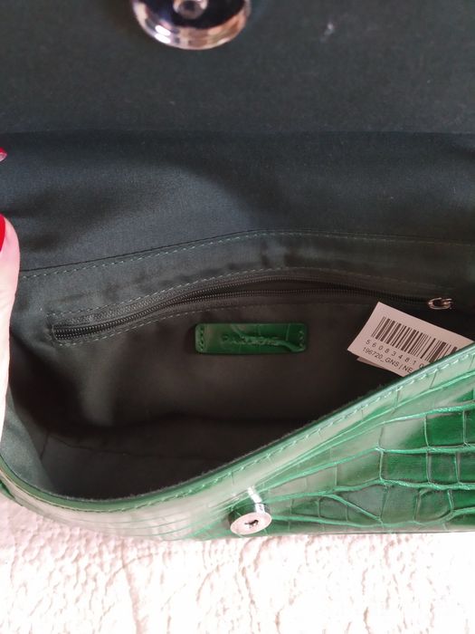 Mala de cor verde, da marca Parfois