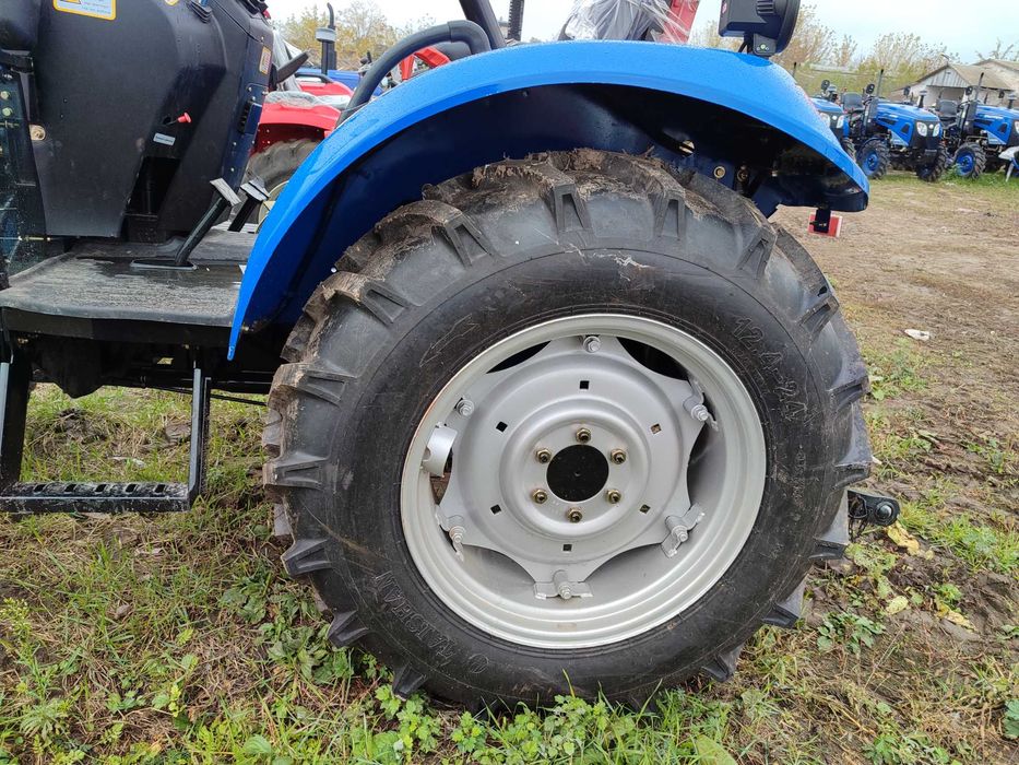 Трактор Донфенг 404 ДЖ2У прижимная гидравлика