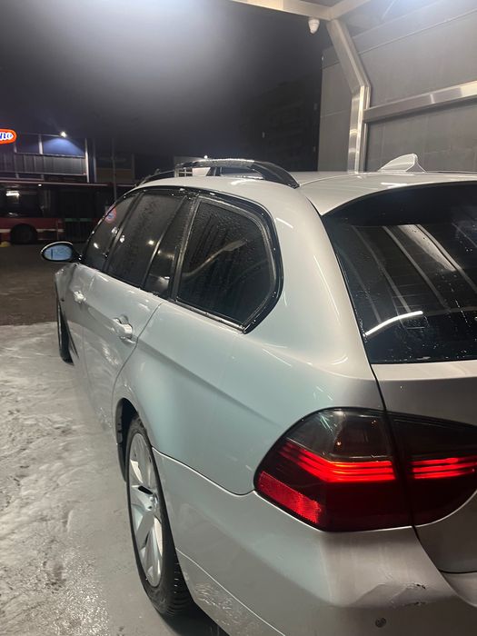 Продам БМВ е91 2.0 дизель