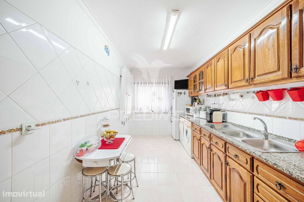 BAIXA DE PREÇO - Apartamento T2 C/garagem em Agualva-Cacém – Oportu...
