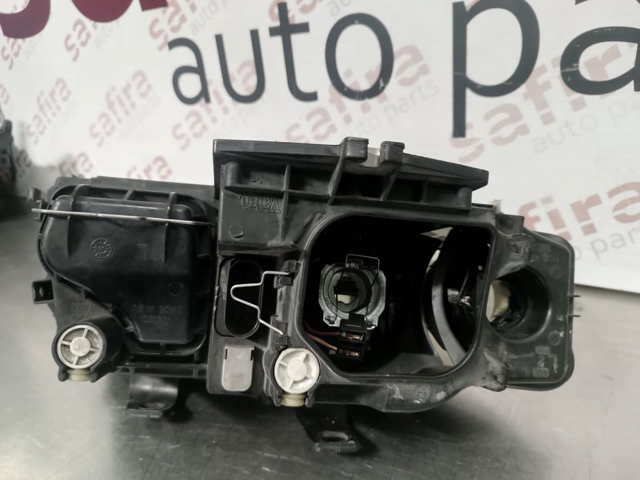 Ótica / Farol Esquerdo AUDI A4 B6 - 89305690