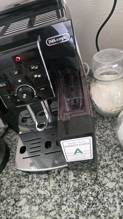 Maquina de café em grão e po