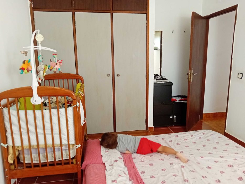 Continua Disponivel - Vendo moradia bifamiliar com terreno no Estreito