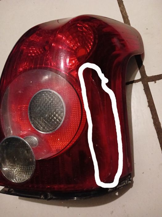 Задній стоп авенсіс т25