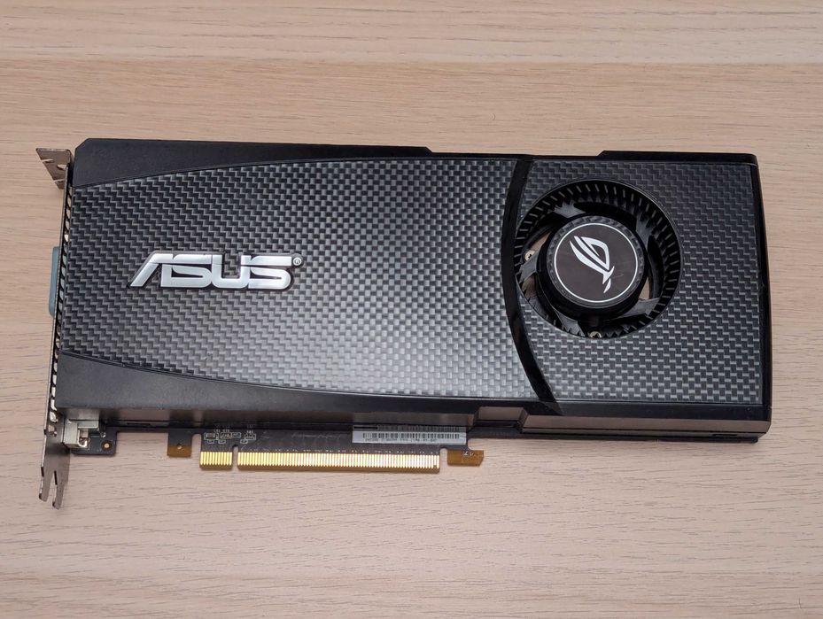 Lote 4 Placas Gráficas ASUS e Quadro