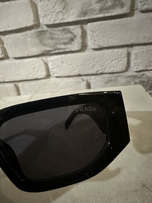 Okulary Prada czarne damskie męskie musthave glamour bestseller