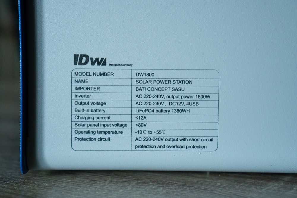 Нова зарядна станція DW 1800, 1800W / 1380Wh