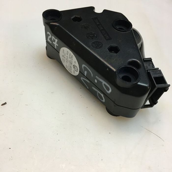 WZMACNIACZ GŁOŚNIKA PRAWY LEWY GOLF V 1K0035463D