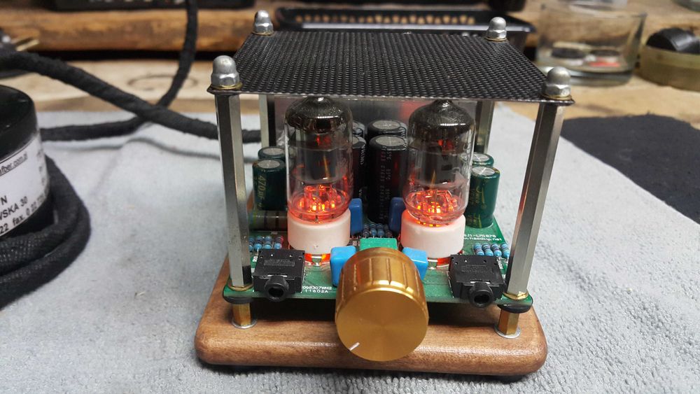 Wzmacniacz stereo hybrydowy