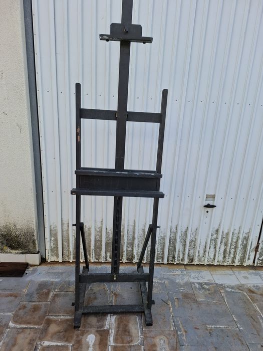 Cavalete para telas grandes e pintura de azulejos