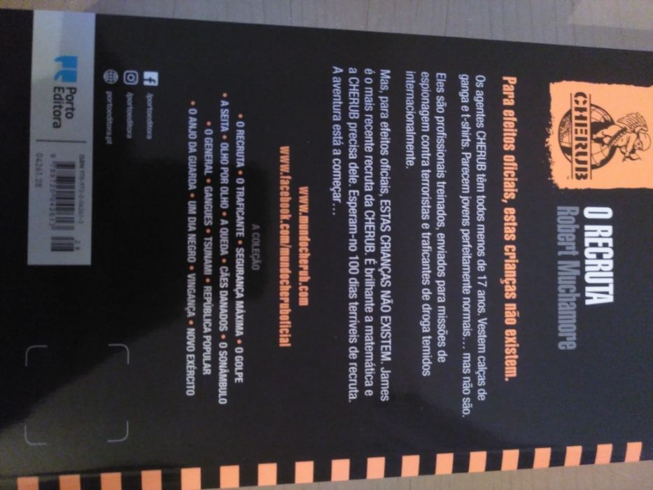 "O Recruta" de Robert Muchamore