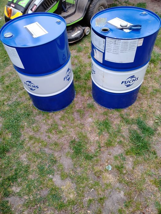 Beczki po oleju,200litrów na paliwo itp.