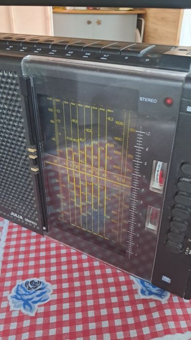 Radio stereo Julia
