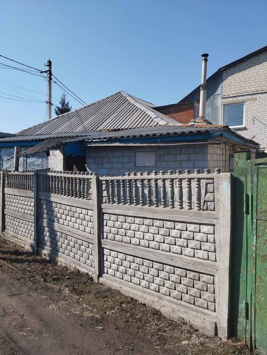 Продам 1/2будинку можна під програми та земельну ділянку 7сот.в Броварах.