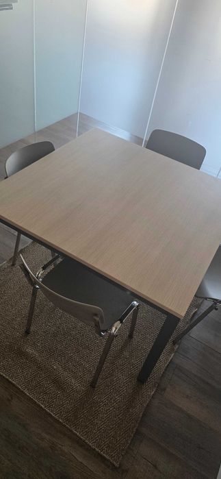 Secretarias e Mesas 60€/cada