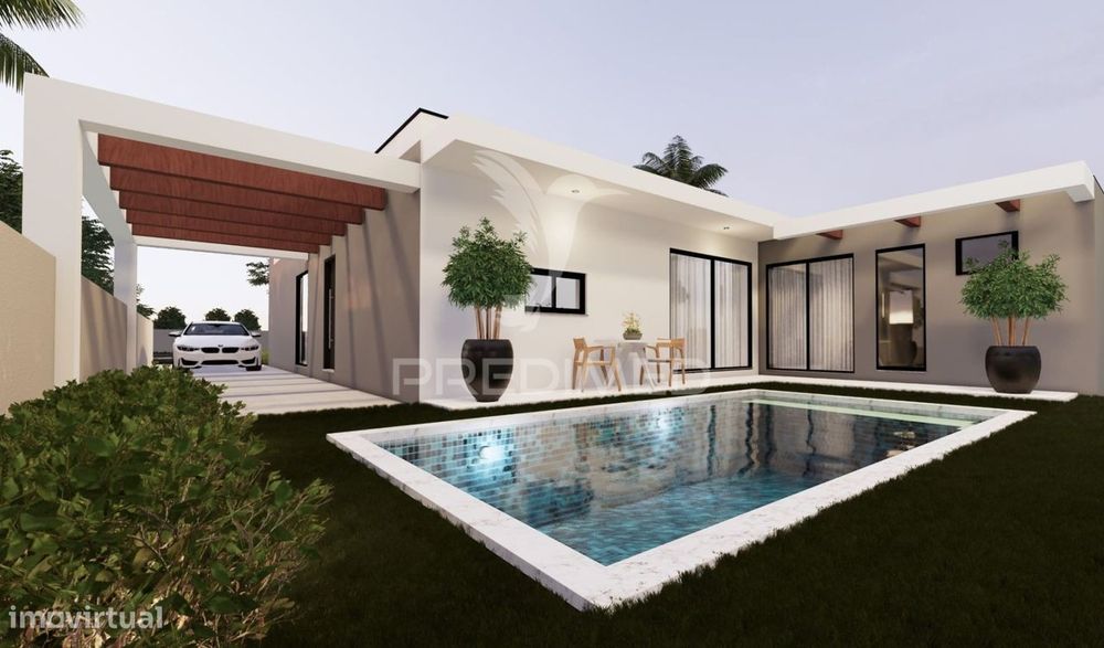 Moradia térrea T4 com piscina em Fernão Ferro.