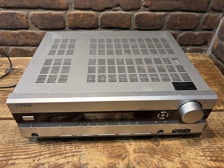 Amplituner Onkyo HT R 518