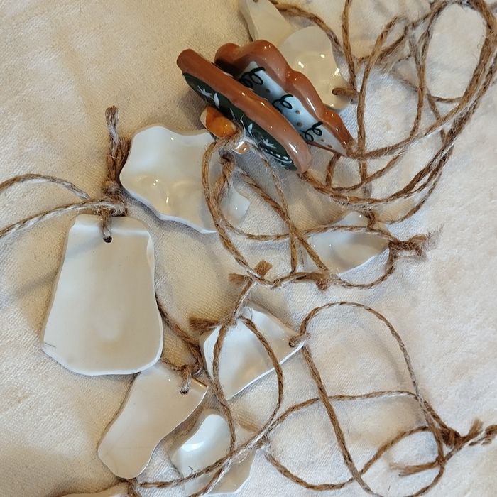Komplet unikalnych ceramicznych zawieszek świątecznych