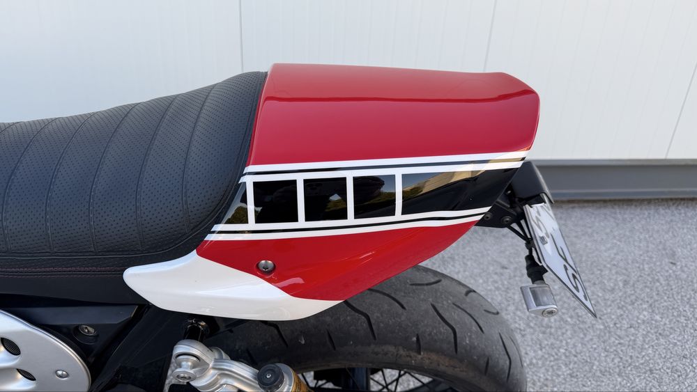 Nacked Yamaha XJR 1300