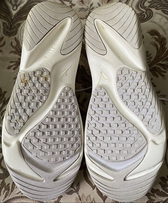 Оригінальні кросівки Nike Zoom 2K.