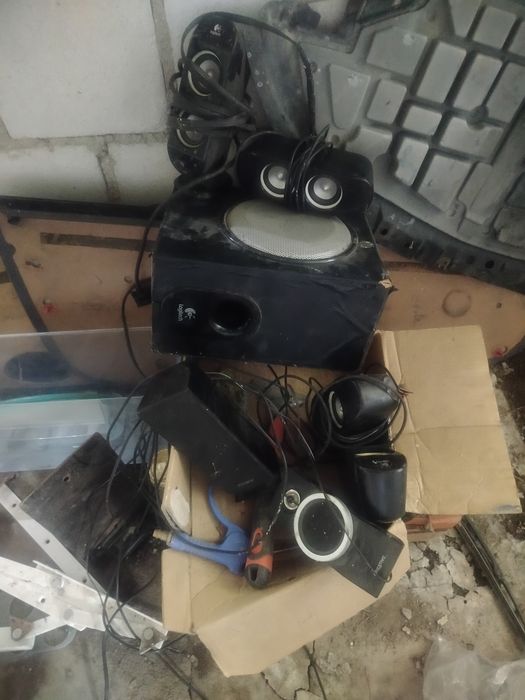 Skrzynia basowa Blaupunkt+ Radio + Głośniki