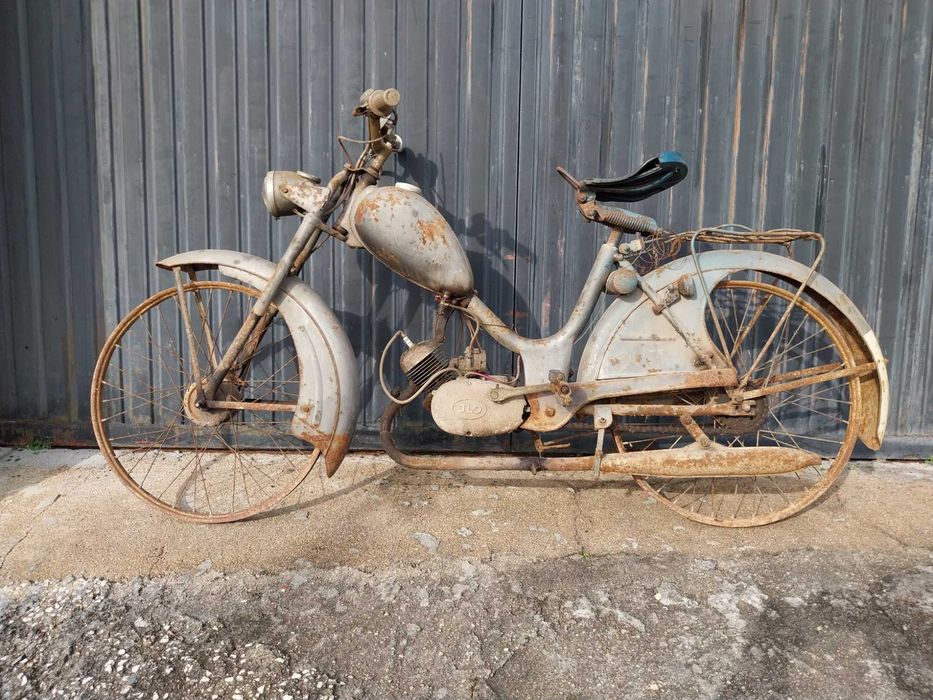 MOTA COM PEDAIS Antiguidades