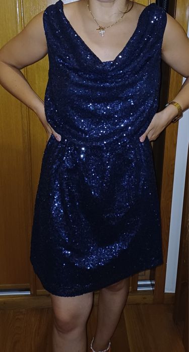 Vestido de lantejoulas como novo