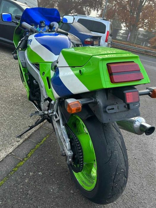 Kawasaki zxr 750 H1