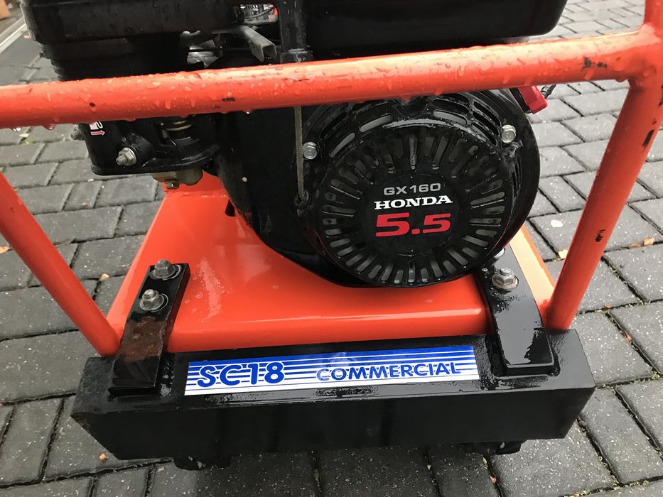 Przecinarka darni Husvarna SC 18