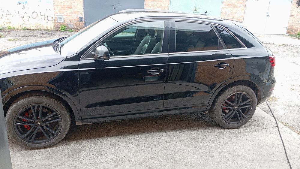 Продам AUDI Q3 quattro