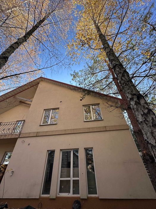 Продаж дуплексу з великою ділянкою 5,5 соток