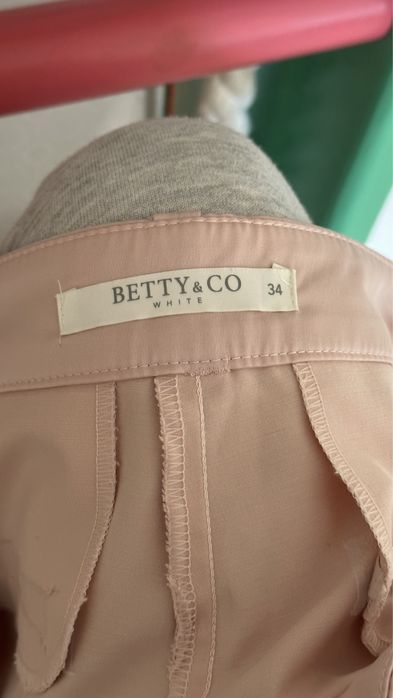 Жіночий костюм Betty&Co, офісний, піджак та брюки, оригінал