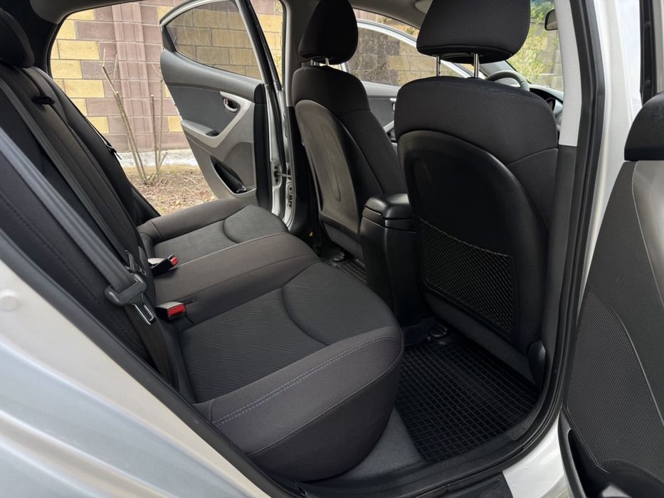 Продам машину Hyundai Elantra