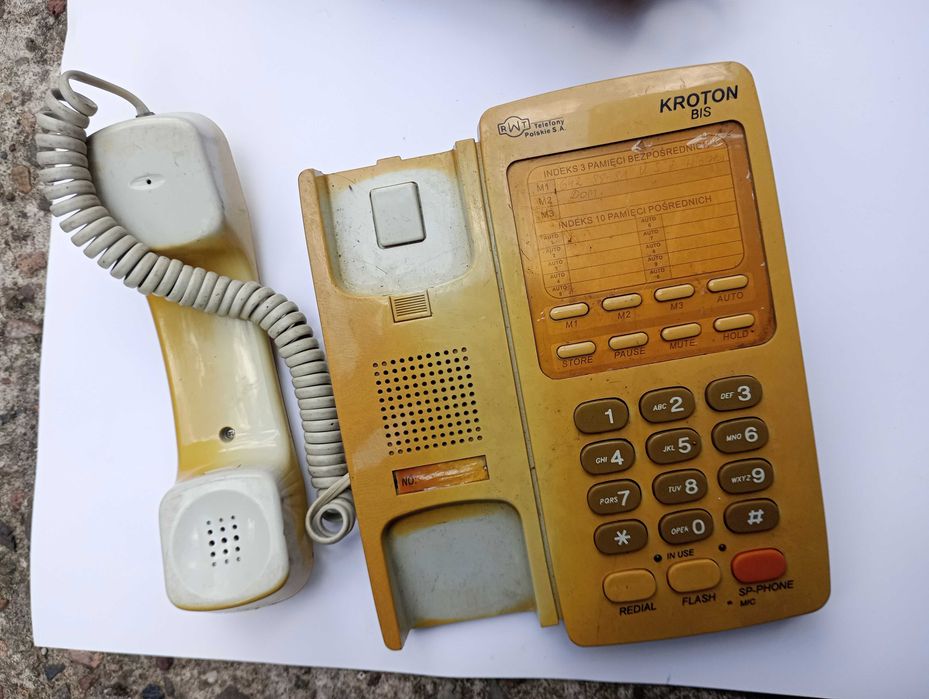 Telefony z lat 80