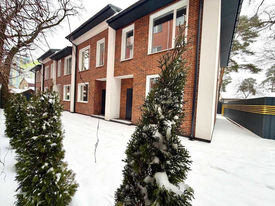Таунхаус з новим ремонтом, технікою. Ірпінь, центр міста. Без%